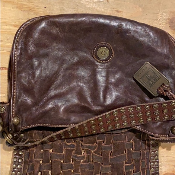 Frye 🔥 Stacy Stud Shoulder Bag - Picture 5 of 8